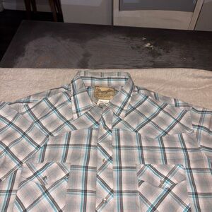 Wrangler Men's White and Light Blue Plaid Button-Down Western Shirt